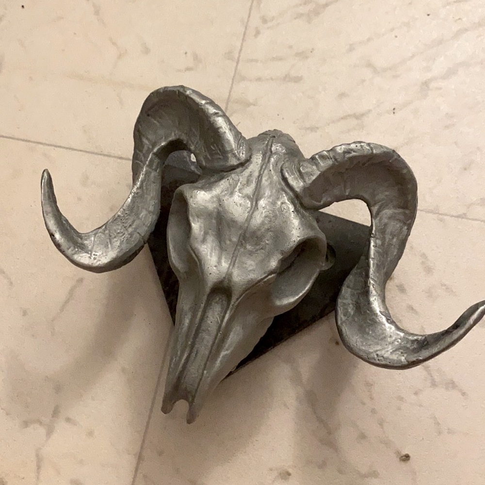 Ram Skull Hook